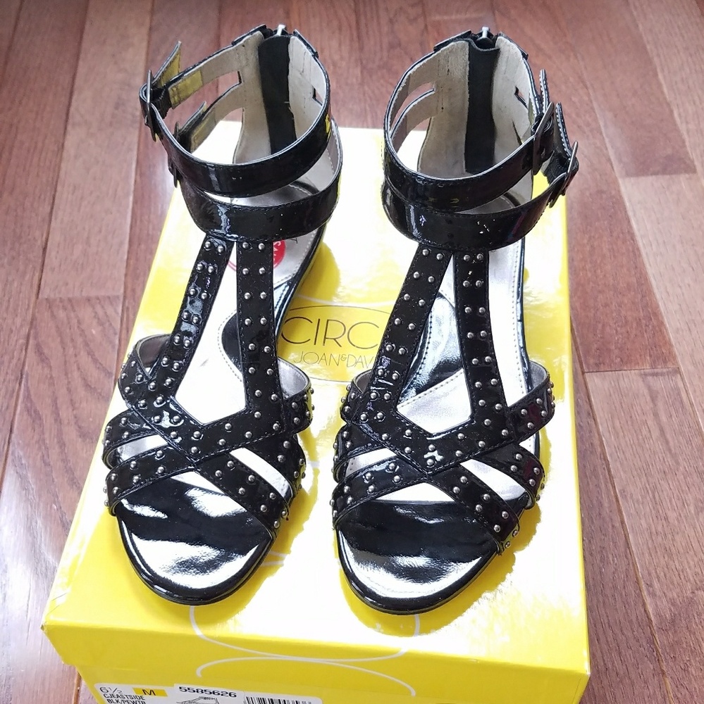 CIRCA Joan & David sandals